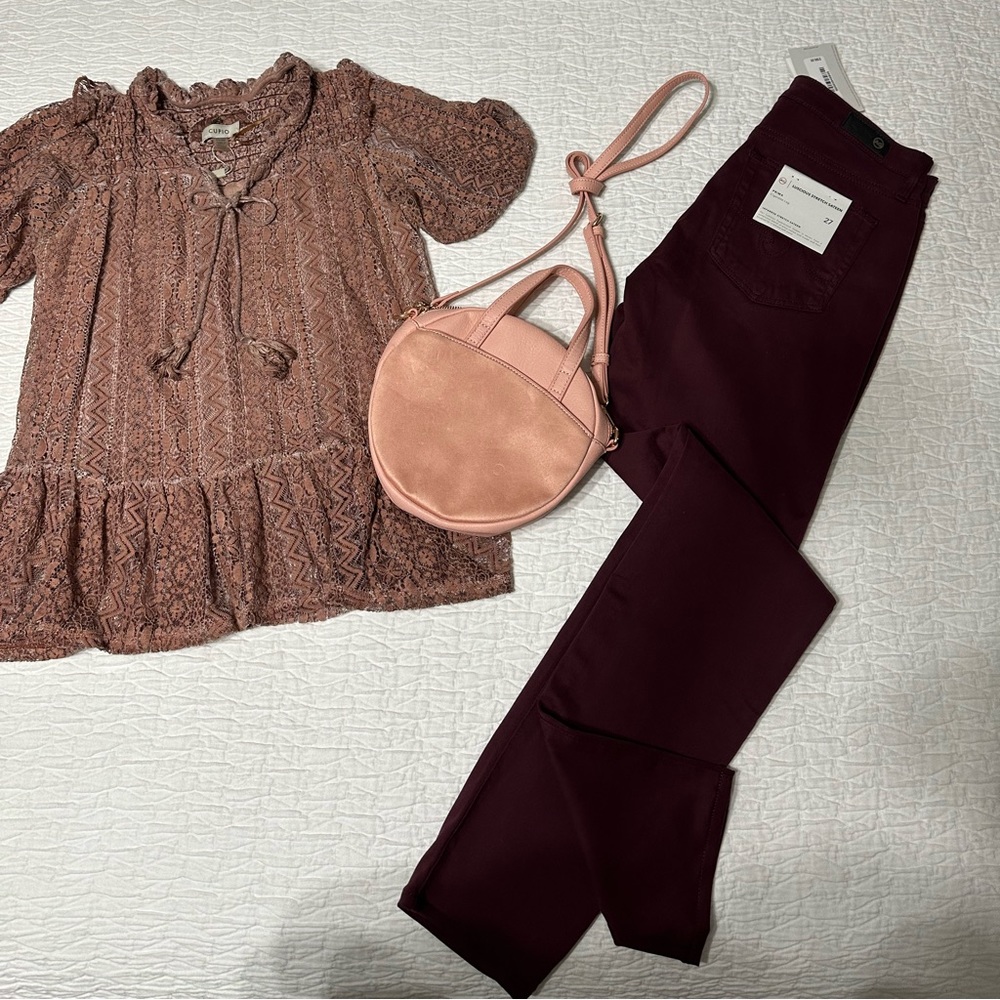 Featuring a bold (OOTD) Outfit Of The Day!!